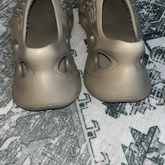 adidas Mens Yeezy Foam Runner Stone Sage Size 13 main image 13